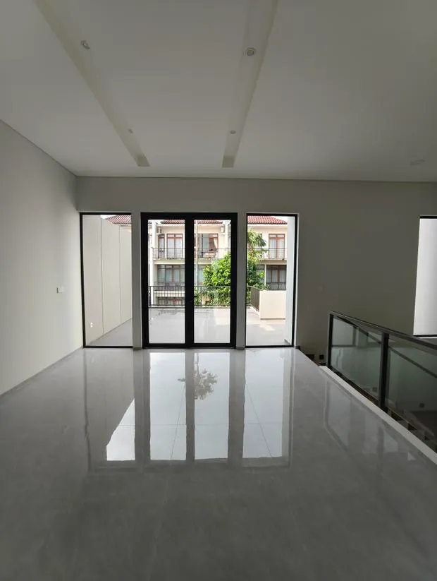 Rumah Mewah 3 Lantai Ada Kolam Renang Di Setra Duta Bandung Utara - Gambar 3