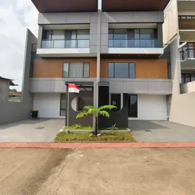 Alternative view of Rumah Mewah 3 Lantai Ada Kolam Renang Di Setra Duta Bandung Utara