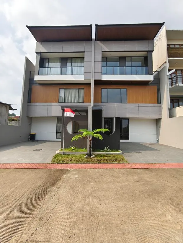 Rumah Mewah 3 Lantai Ada Kolam Renang Di Setra Duta Bandung Utara - Gambar 2