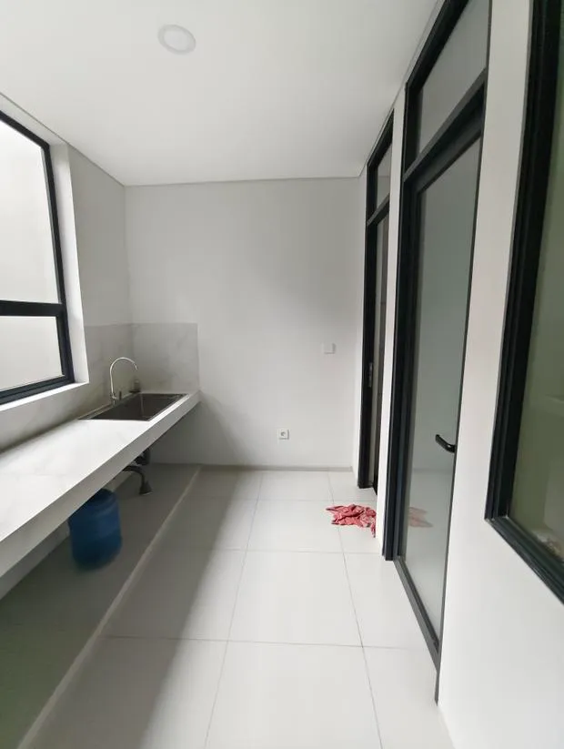 Rumah Mewah 3 Lantai Ada Kolam Renang Di Setra Duta Bandung Utara - Gambar 7