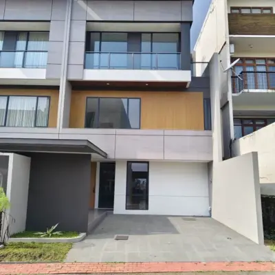 Rumah Mewah 3 Lantai Ada Kolam Renang Di Setra Duta Bandung Utara