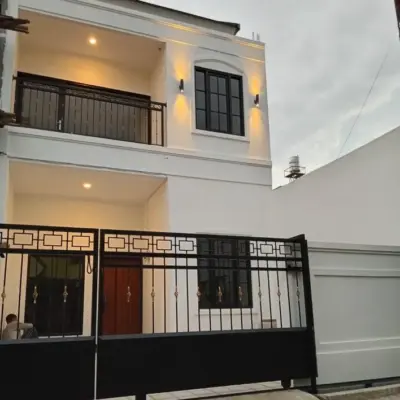 Rumah Baru Ready 2 Lantai Di Komplek Kopo Permai