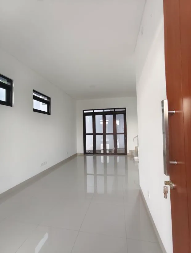 Rumah Baru 2 Lantai Gaya Modern di kawasan elite Komplek Batununggal Indah - Gambar 5