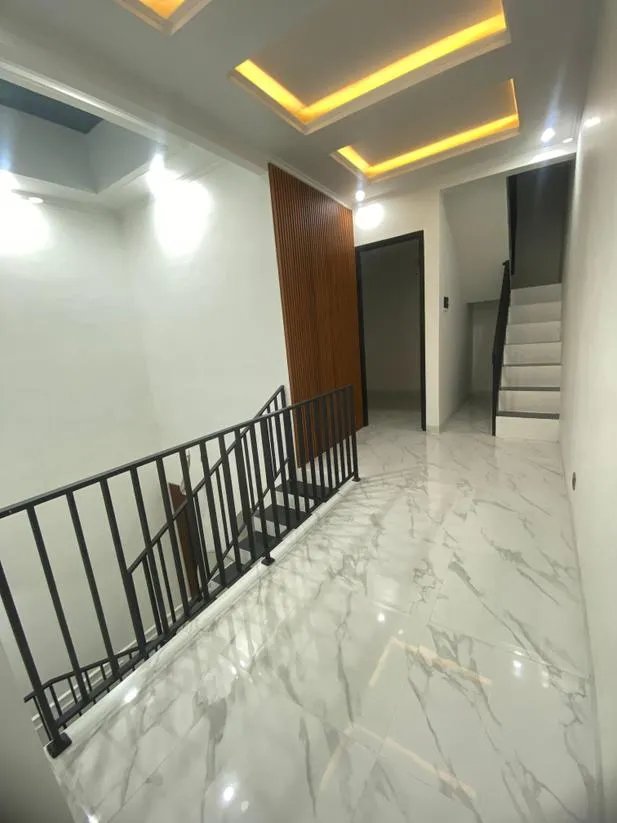 Rumah Baru Gaya American Style Di Ciganitri Belakang Podomoro Park Bandung - Gambar 7