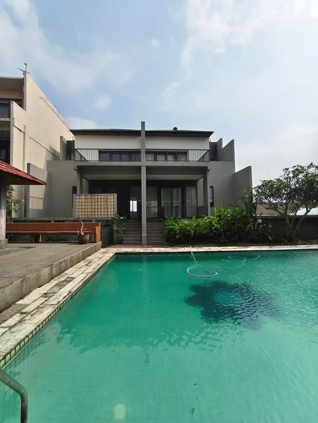Rumah Mewah 3 Lantai Ada Kolam Renang Di Setra Duta Bandung Utara - Gambar 5