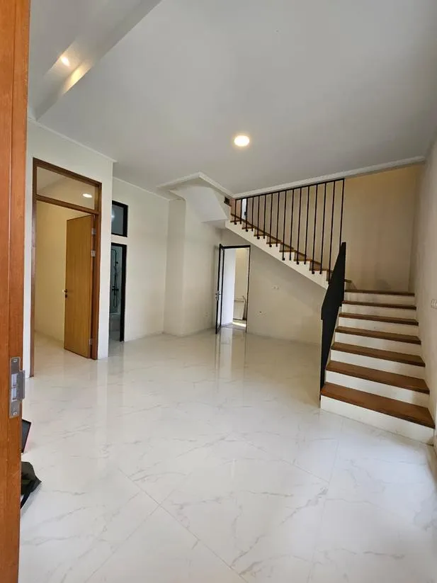 Rumah Baru Gaya Modern Siap Huni Di Sekelimus Buahbatu Bandung - Gambar 3