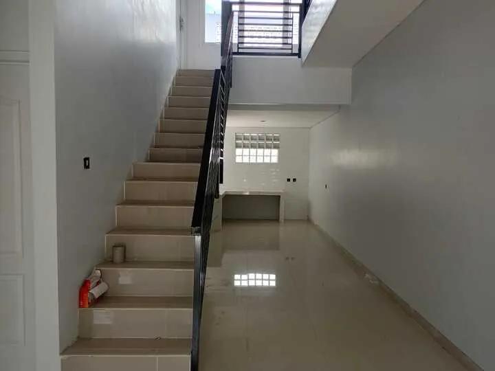 Rumah Baru 2 Lantai Luas Di Margahayu Kota Bandung - Gambar 3